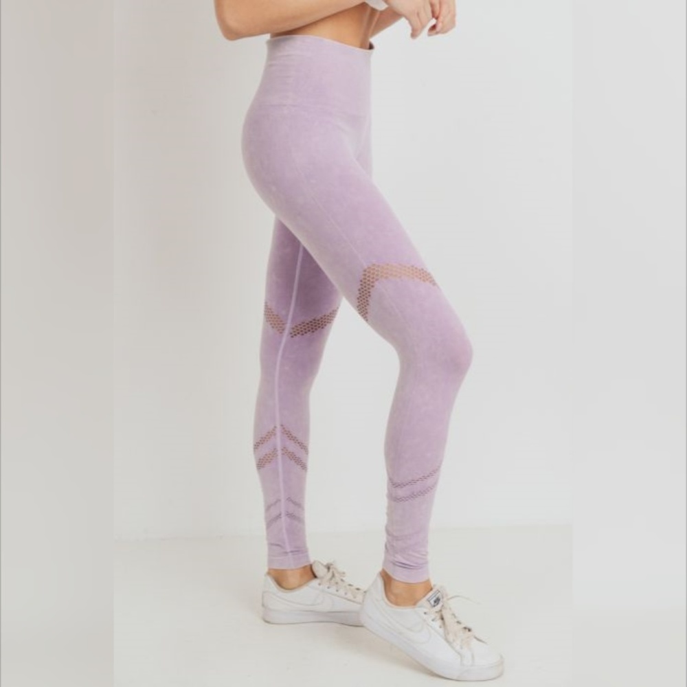 Perforation Highwaist Mineral Wash Seamless Leggin - Picture 5 of 7